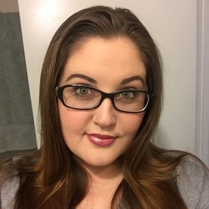 Meet your Posher, Caitlin